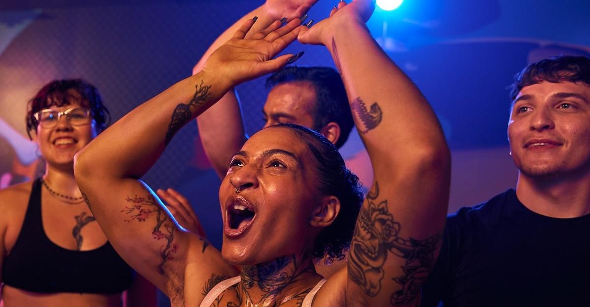 group of eos gym members working out together