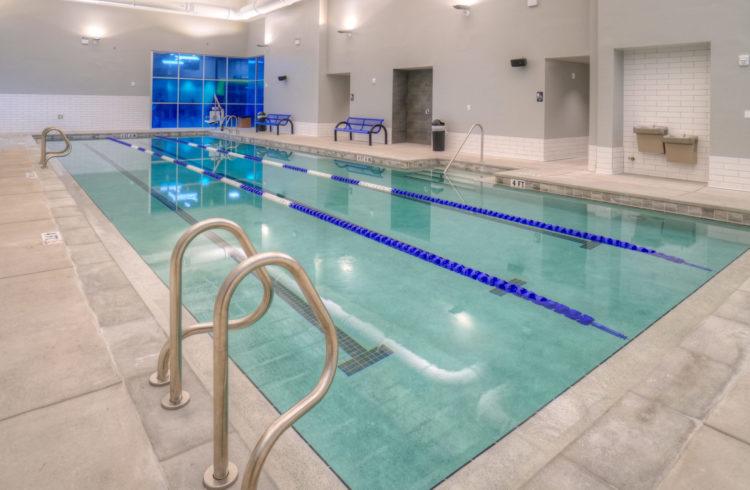 Tampa: Ehrlich Grove Indoor Lap Pool